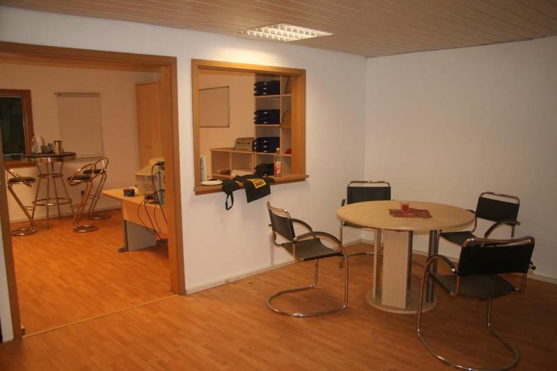 Bild 8_Halle 6_B�ro (6)